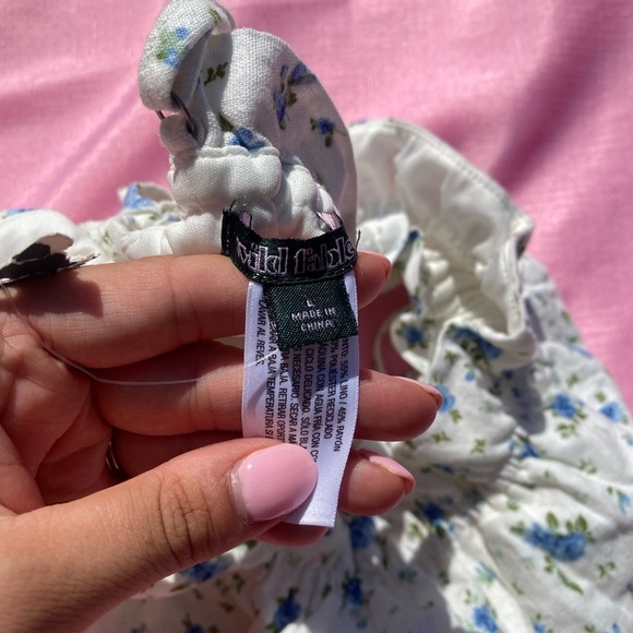 White & Blue Floral Crop Top - Picture 4 of 5